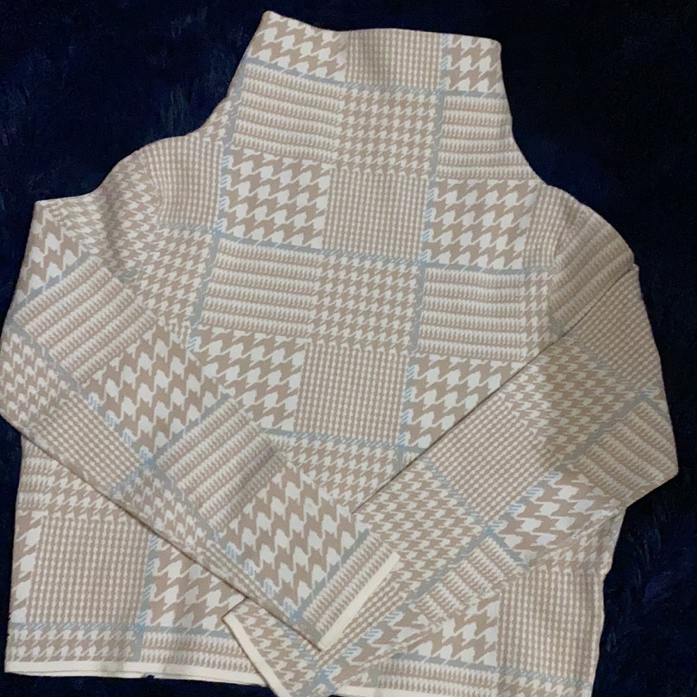 Club Monaco crop turtleneck